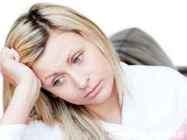 湿气重的人,谨记晨起3不要,晚上3远离,湿气慢慢消失不见