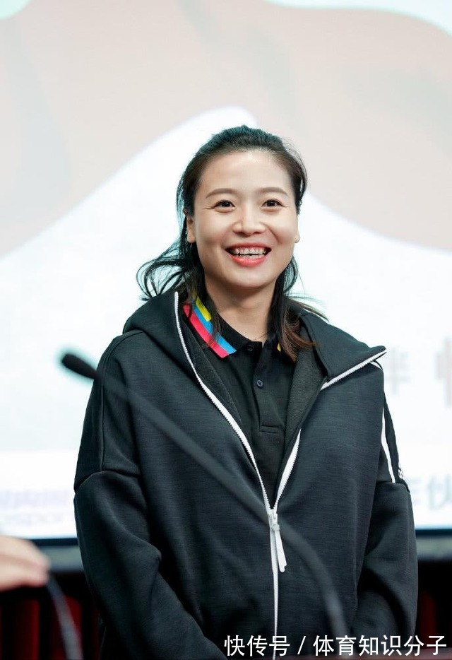 郎平|中国女排魏秋月:亚洲最美二传,嫁郎平助教,与丈夫15岁就相识