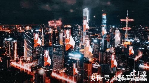 武当王|那些在抖音出圈的二次元元素,尬得我用脚抠出了三室一厅