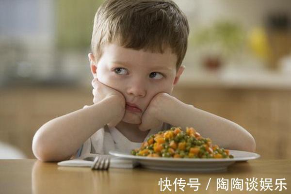 牙弓|孩子睡前的一个坏习惯,正悄悄毁掉自身颜值,很多父母还没察觉到