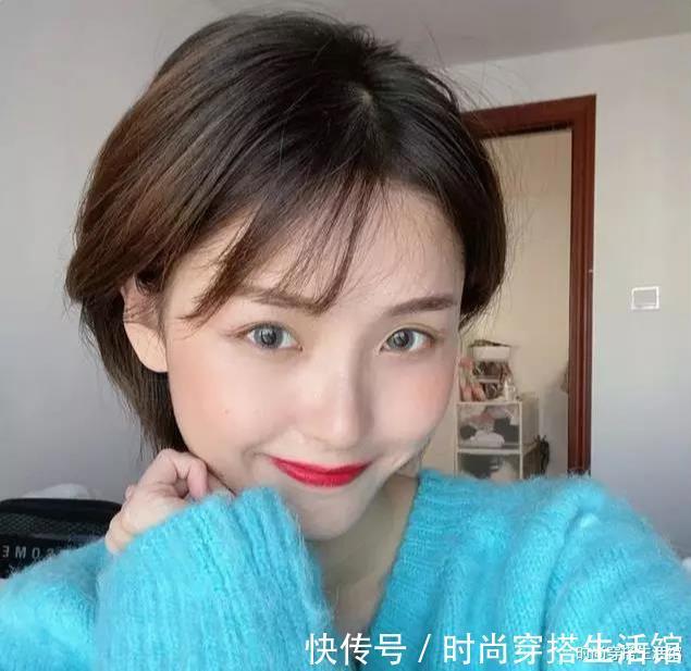 脸型 女人过40岁尽量少烫“大妈卷”,今年流行这5种发型,清凉又减龄