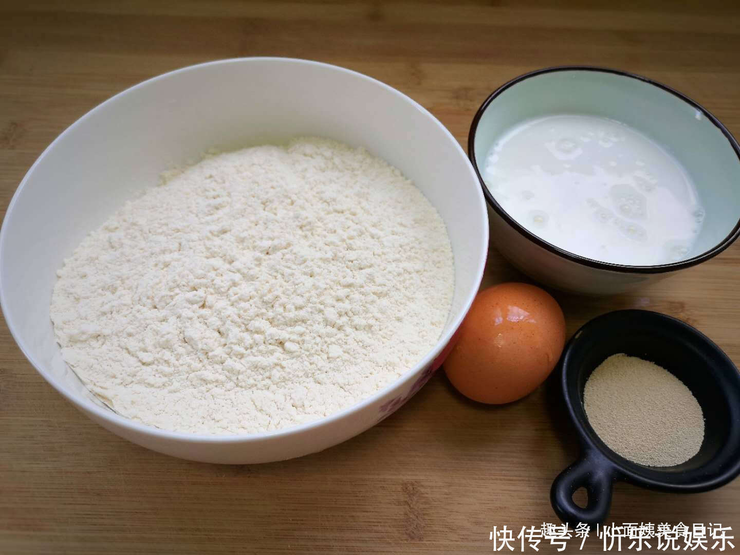 炸油条用泡打粉、小苏打全错,油条店老板教你正确做法,金黄酥脆