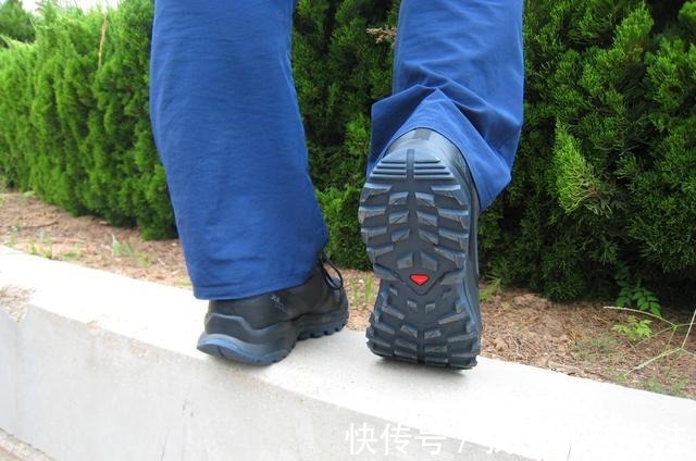 鞋子 salomon萨洛蒙这个牌子怎么样,萨洛蒙防水徒步鞋质量好吗!