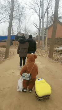 |搞笑GIF：如果我没有猜错，妹子应该有保险吧