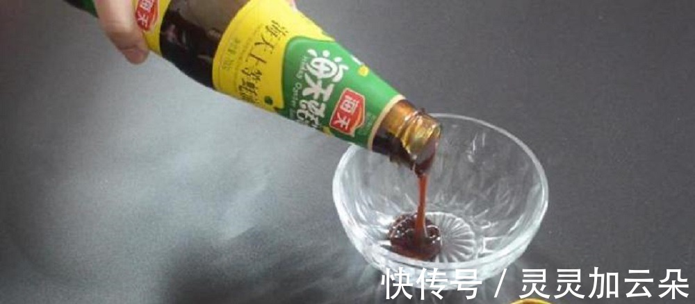 70岁大厨告诫炒菜放蚝油有讲究,牢记这一点,菜鲜又好吃!