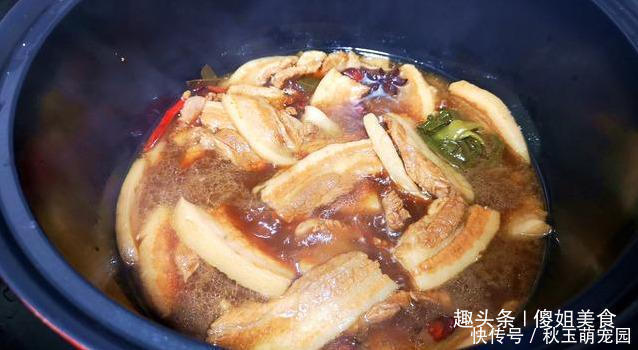 五花肉不要红烧了,教你懒人做法,不加油不用水,一次3斤不够吃