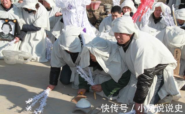 祭拜#“雨打坟,出贵人;雨打棺,财人疏”,别不信,是有讲究的!