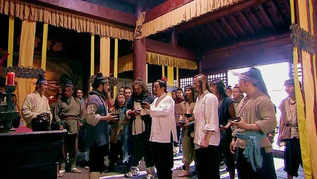 梁山的发展离不开此人,他却甘居幕后,从不居功,不是吴用公孙胜