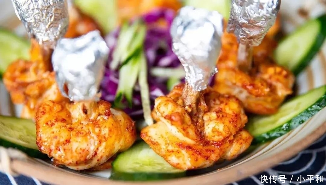 香喷喷的自制烤鸡翅根,外脆里嫩,简单方便又实惠!