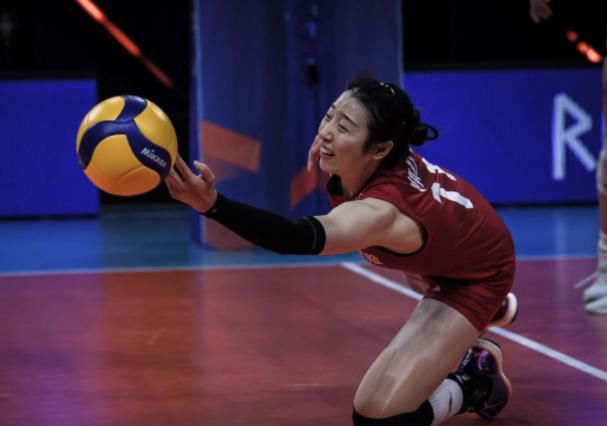 丁霞|中国女排有5大奥运新兵！李盈莹恐是替补奇兵，刘晏含处境尴尬