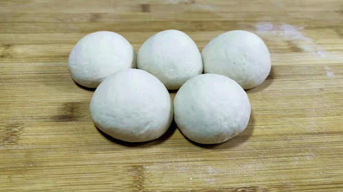  蓬松|老面馒头酸味重变黄，面点师教你加碱技巧，蓬松无酸味不变黄