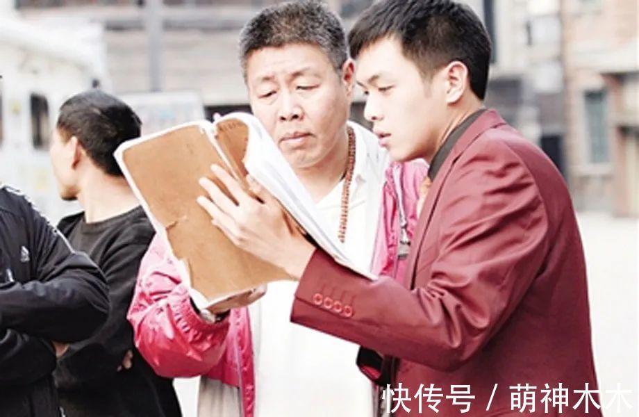 张若昀|张若昀回避原生家庭问题,巧妙转移话题,反引出大张伟被霸凌往事