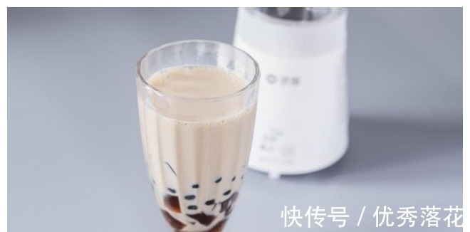 冤枉钱|别再花冤枉钱买奶茶了！手把手教你自己做，美味解渴还省钱！