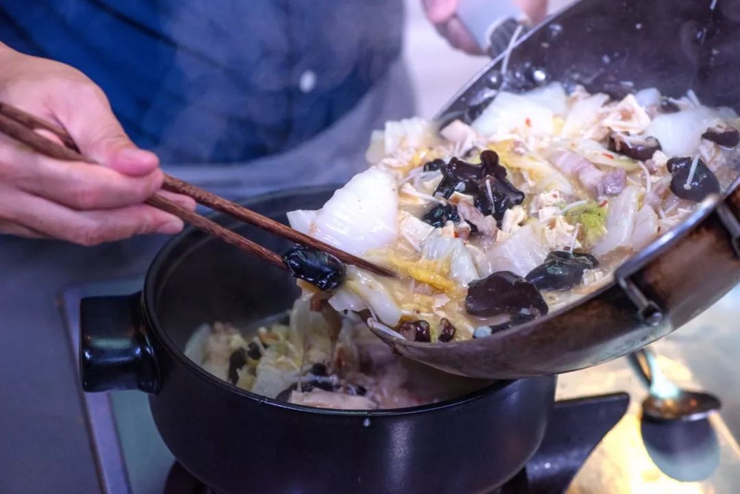 鲜香|白菜吃出海鲜味!鲜香过瘾,汤底都被抢来拌饭!
