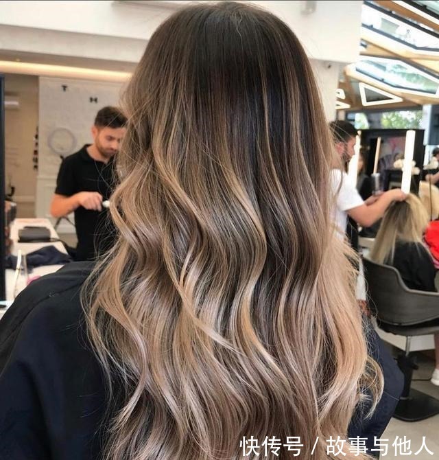 烫发 新时尚发型17款送给大家,越看越完美,蓬松时尚显高级!