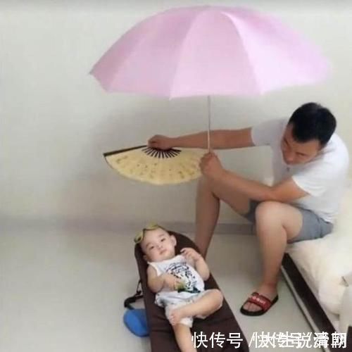 奇思妙想|妈妈出门买菜,回家后看到爸爸独自带娃的画面,让妈妈笑翻了