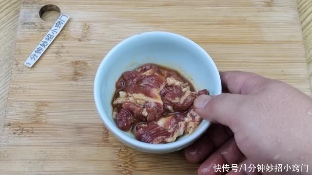 黄瓜|黄瓜这样炒才好吃，清脆爽口又解馋，一次3碗米饭都吃不够