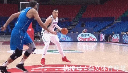 山东男篮|赢得莫名其妙!23分到5分,CBA主帅迷之自信,高诗岩准3双救主!