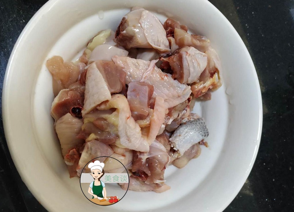 是调料也是药，搭配鸡肉一起蒸，鲜香开胃，味道好极了，错过可惜