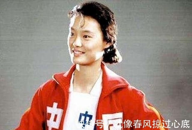 功勋|她是中国女排的功勋，功成名就后移居美国，坦言很感谢祖国培养