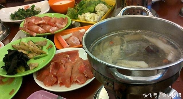 吃自助火锅|去吃火锅自助,店老板最不想看到顾客拿的几样食材,成本太高!