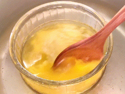 热牛奶|#我的养生日常-远离秋燥# ?抹茶慕斯蛋糕?