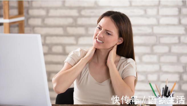 医生|脖子又疼了，小心颈椎病悄悄找上你，医生强调，不能随意按摩