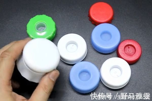 小窍门|塑料瓶和塑料瓶盖我再也不扔了,简单改造一下,既美观又实用!