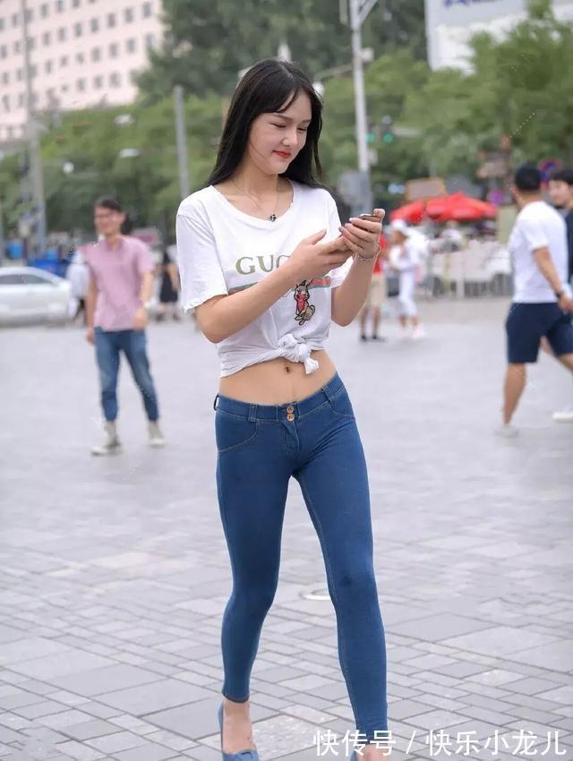 杨超越 舒适自在的瑜伽裤穿搭显得有品位,穿出时尚美女的英姿,多姿多彩