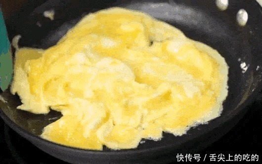 鸡蛋|炒鸡蛋不加水就错了亲身试验一次,没想到出锅鲜香嫩滑无腥味