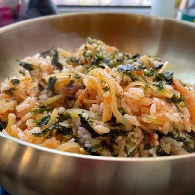 大厨教你这么做辣白菜土豆丝炒饭，分分钟就可以学会