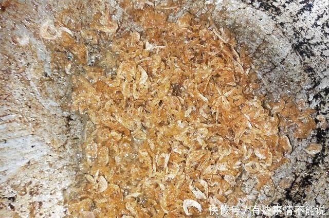 天冷了,常吃它,有润肺止咳功效,我家一周吃四次