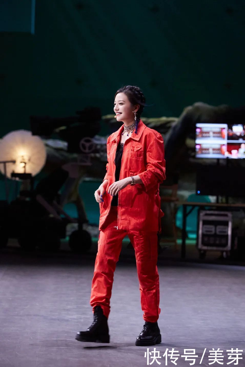 显瘦|2020秋冬必备“王炸裤”，比阔腿裤显瘦！又酷又美