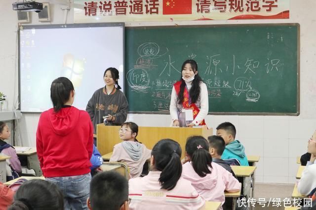 铜陵学院学子开展“绿色引航”环境教育宣传活动