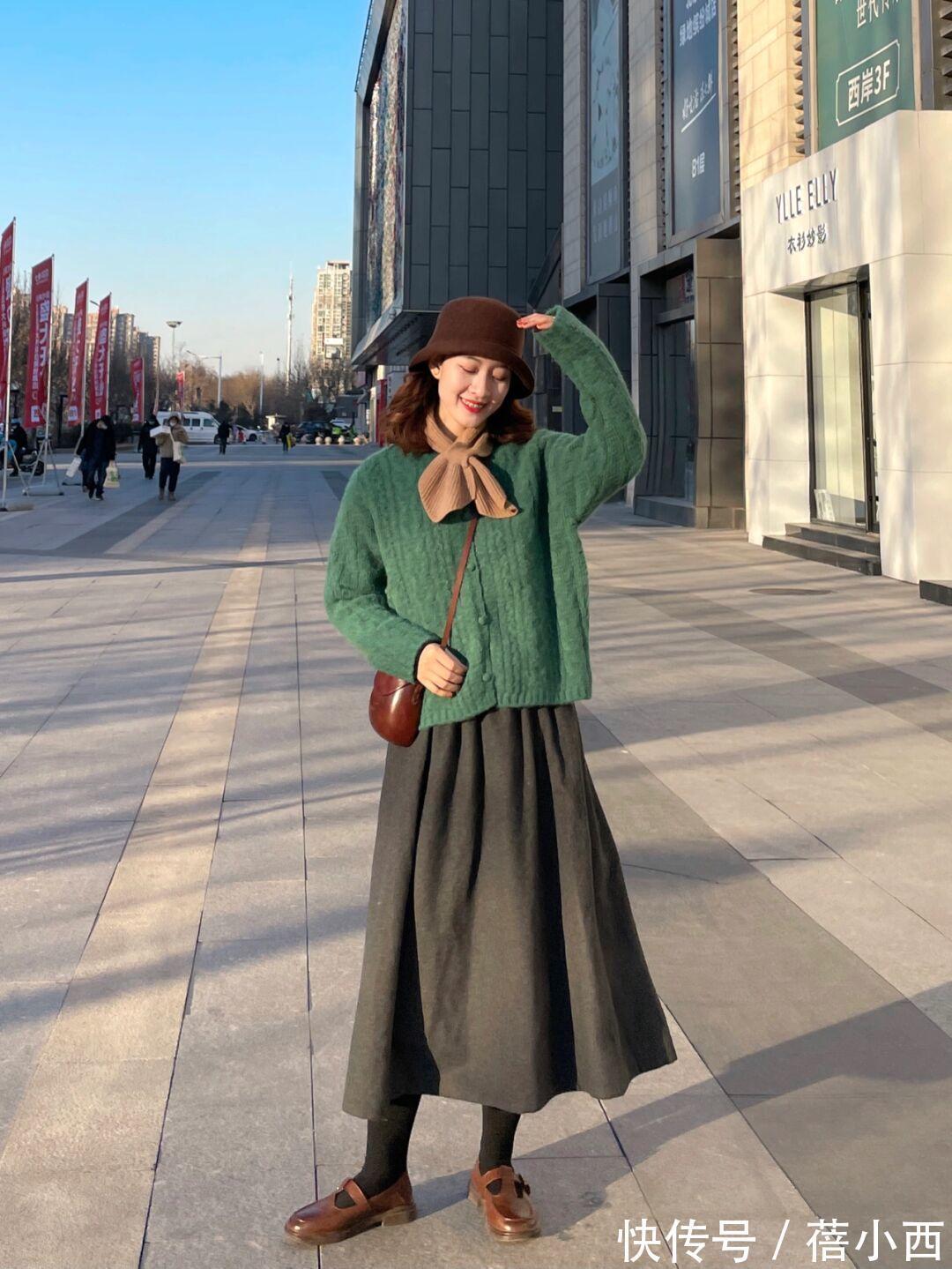 搭配 优雅又时髦的女人,衣橱里一定有“开衫”,搭配半身裙裤子很高级