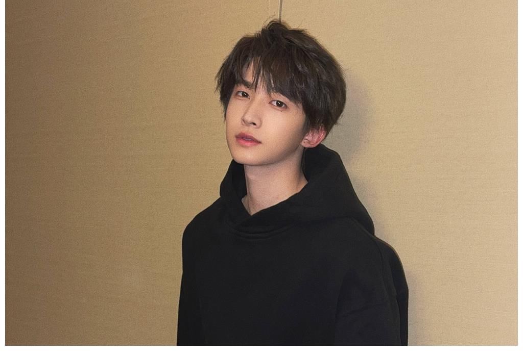 丨 黄子韬刚刚晒出的怼脸四连拍……