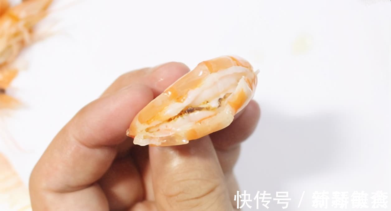 健康|吃虾时,到底用不用去虾线?吃了会危害健康吗?幸好知道的及时