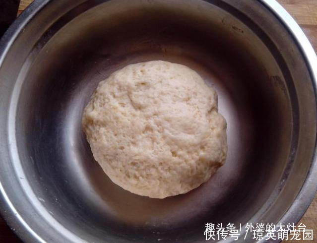 窍门|麻花酥脆有窍门,面粉里多加一勺调味,在家就能做,不比早餐店差