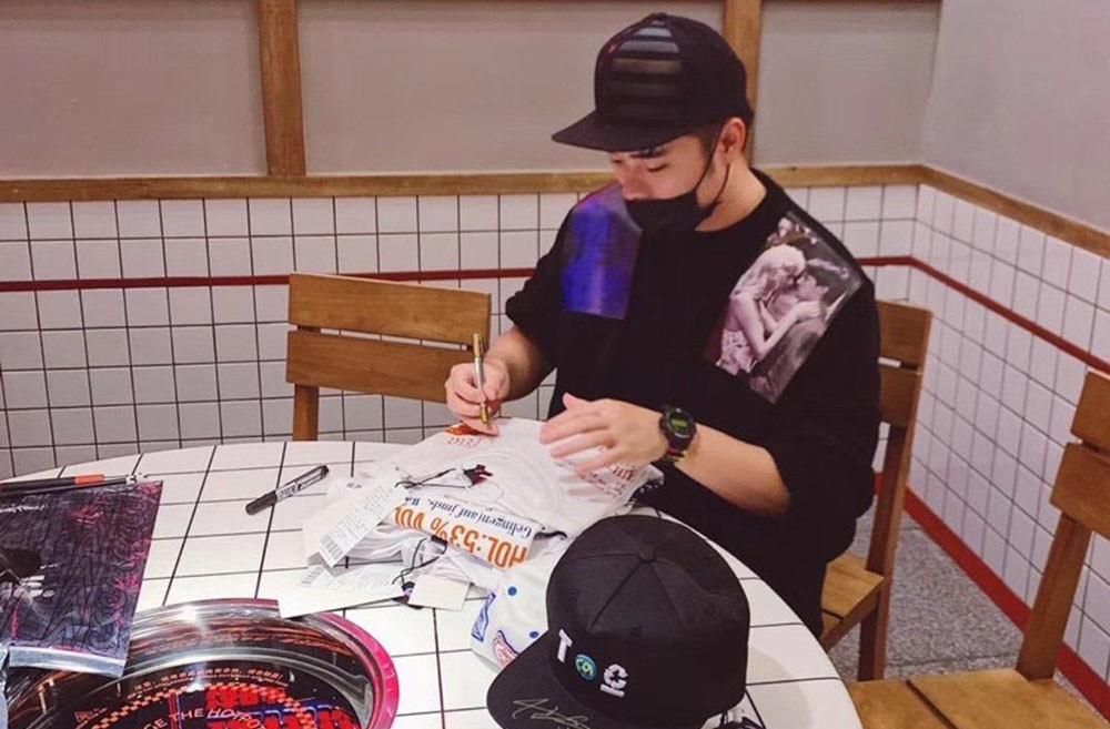 陈赫邓超鹿晗发丑照，完全不顾偶像包袱，粉丝劝其先P图