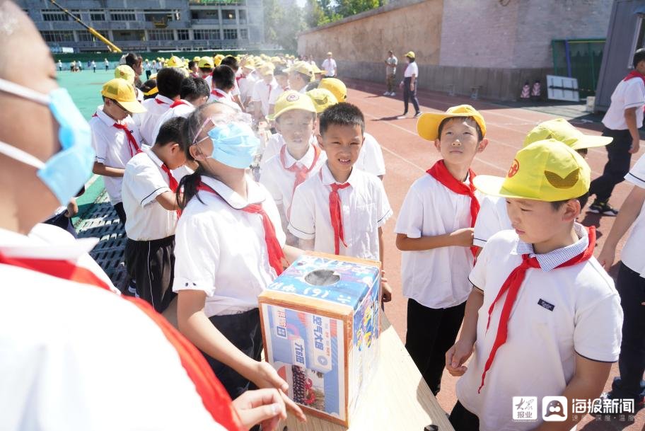 济南|航天火箭模型、空气大炮……济南燕山学校小学部首届校园科技节精彩纷呈