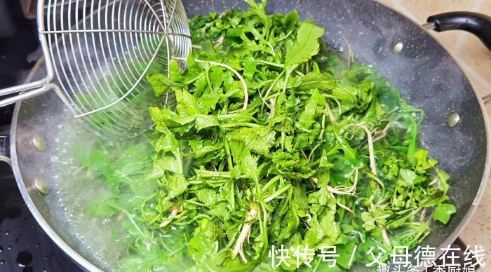 冬季遇见此菜,我准囤20斤,营养极高,焯水放冰箱冻起来,真省事