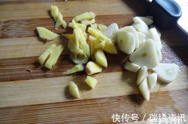 三伏天|三伏天,73岁奶奶天天吃这菜,面色红润身体好,便秘也不见了