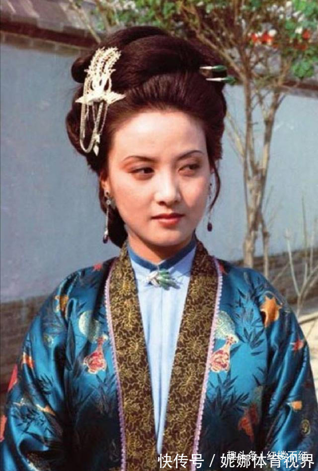 凤姐!薛宝钗才是凤姐的亲表妹,为何王熙凤喜欢黛玉,胜过宝钗?