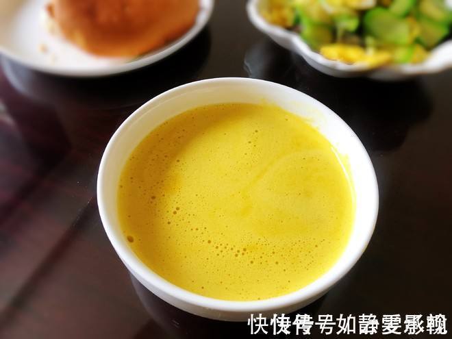 膝关节炎|民间土偏方:“豆浆+南瓜”一起煮,一周喝3次,膝盖不疼了