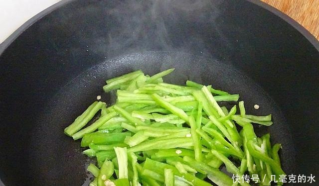 早餐做它真顶饱，不放肉蛋，清爽有食欲，10分钟上桌，孩子抢着吃