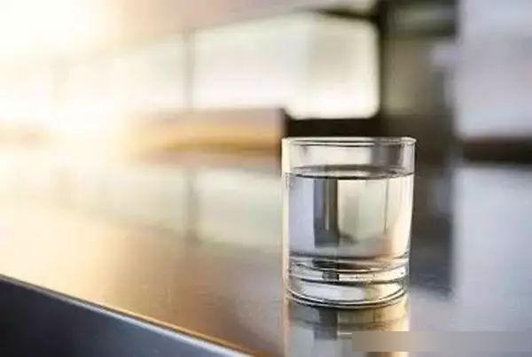 糖尿病患者|糖尿病者,一旦手脚有四种变化,并发症来了,再拖下去就是肾衰竭