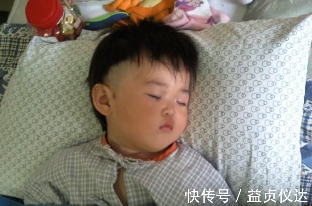 局部|宝宝耳朵上有个洞, 以为是好事, 知道真相, 妈妈懵了