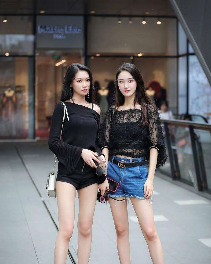 牛仔短裤|时尚靓丽的小姐姐,优雅大方的穿着搭配修身牛仔裤,真是美不胜收