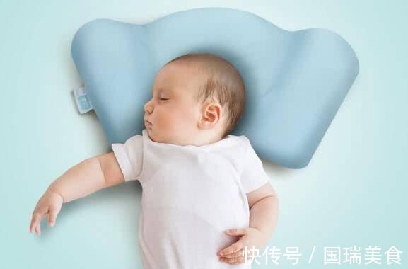 婴儿|婴儿睡觉需要枕头吗？宝宝有个好头型，做好这7点比定型枕更重要