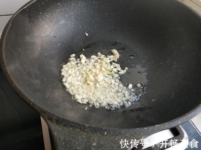 茼蒿|失眠最怕这“菜”,一斤15,偶尔吃一次,安神静心,一觉大天亮